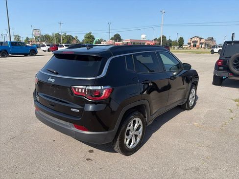 Used 2024 Jeep Compass Latitude AWD/4WD image 6