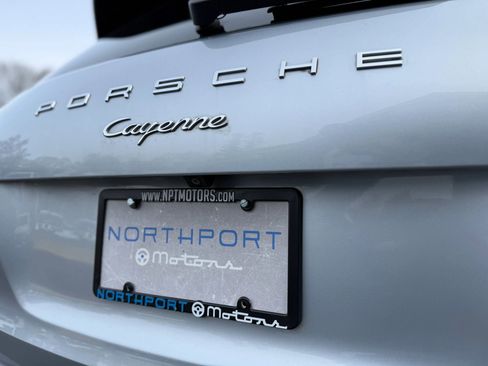 Used 2017 Porsche Cayenne Platinum Edition w/ Premium Package (PJV) image 31