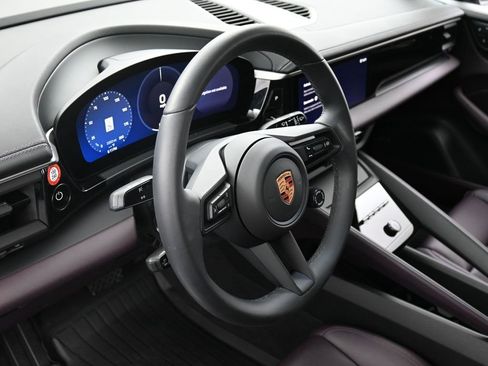 Certified 2025 Porsche Macan 4 Electric image 17