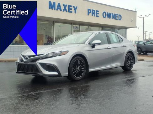Used 2023 Toyota Camry SE image 1