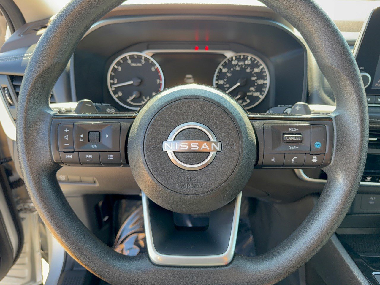 Used 2023 Nissan Rogue SV FWD image 10