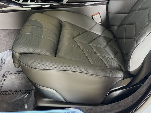 New 2026 BMW 750e xDrive image 20