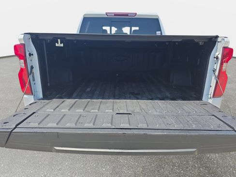 Used 2023 Chevrolet Silverado 1500 RST w/ Redline Edition AWD/4WD image 12