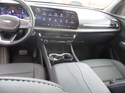 Certified 2025 Chevrolet Traverse LT image 14