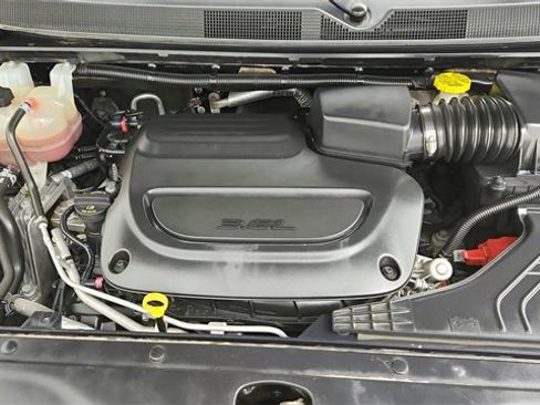 Used 2022 Chrysler Pacifica Touring-L image 31