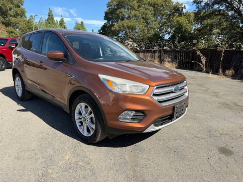 Used 2017 Ford Escape SE FWD image 7