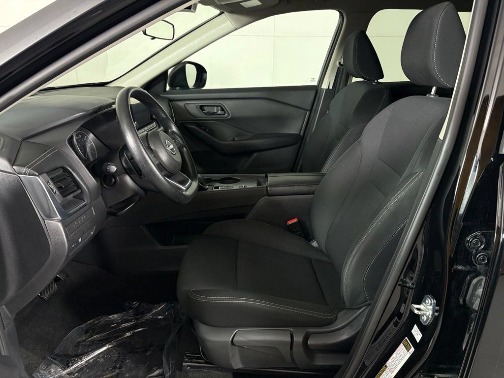 Used 2024 Nissan Rogue S FWD image 16