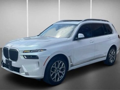 Used 2023 BMW X7 xDrive40i AWD/4WD image 14