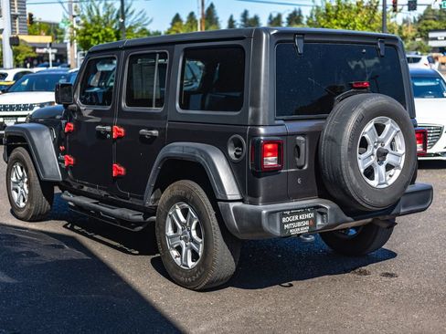 Used 2018 Jeep Wrangler Unlimited Sport S AWD/4WD image 9