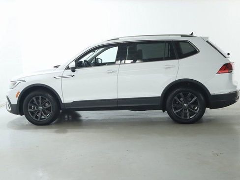 Used 2024 Volkswagen Tiguan SE FWD image 41