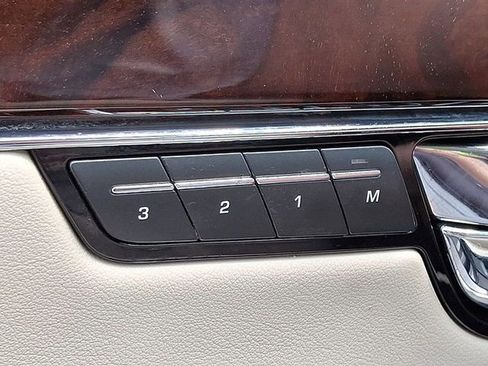 Used 2011 Jaguar XJ image 26