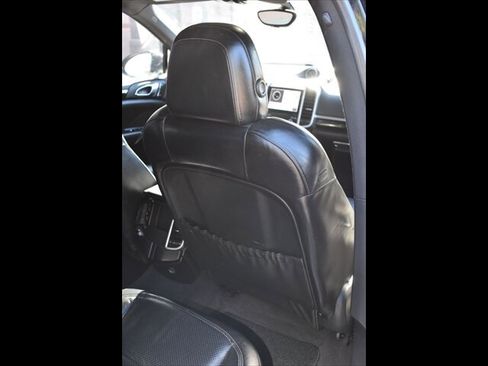 Used 2017 Porsche Cayenne S w/ Premium Package image 27