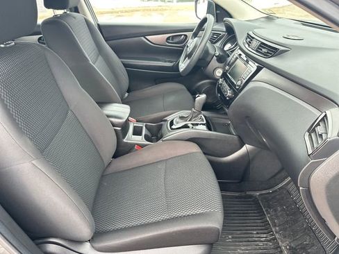 Used 2020 Nissan Rogue Sport S image 25