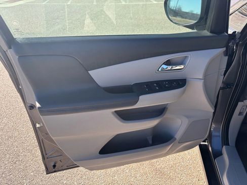 Used 2016 Honda Odyssey SE image 19