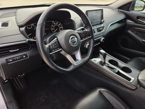 Used 2020 Nissan Altima 2.5 SR FWD image 10