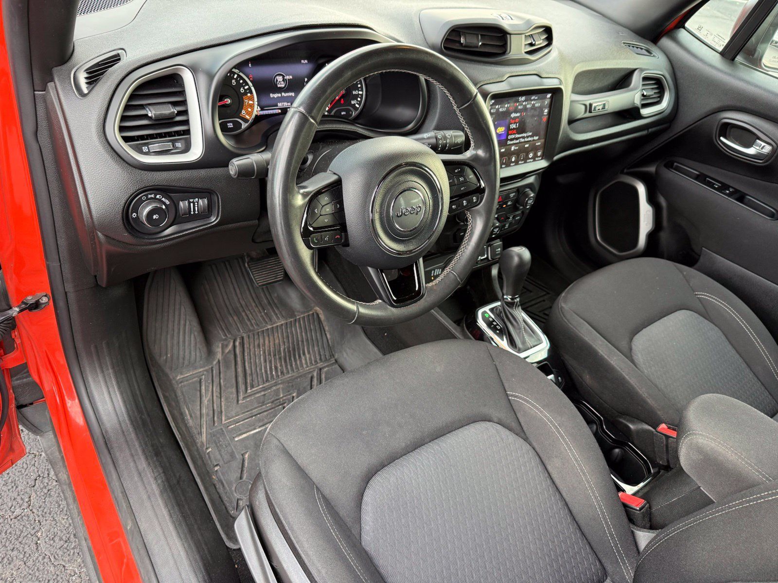 Used 2021 Jeep Renegade Latitude w/ Luxury Group II AWD/4WD image 2