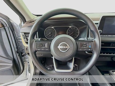 Used 2023 Nissan Rogue SV AWD/4WD image 3
