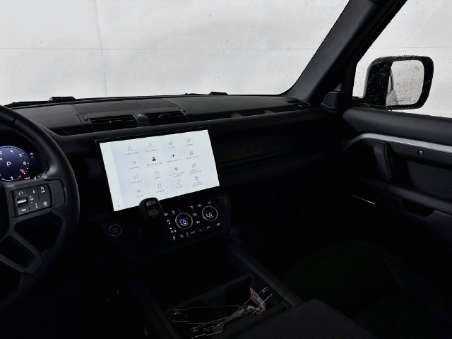 New 2026 Land Rover Defender 110 X-Dynamic SE AWD/4WD image 26