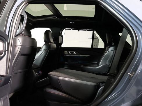 Used 2025 Ford Explorer ST AWD/4WD image 16