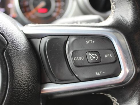 Used 2023 Jeep Gladiator Overland w/ Cold Weather Group AWD/4WD image 25