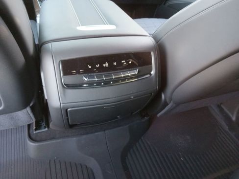 Used 2026 Cadillac Escalade Platinum Sport w/ LPO, ONYX Package image 33