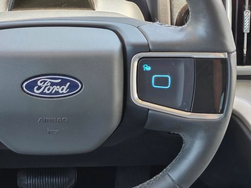 Certified 2025 Ford Expedition Active AWD/4WD image 17