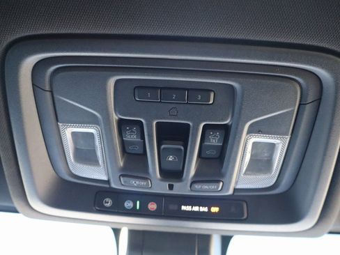 Used 2020 Chevrolet Silverado 1500 High Country w/ Technology Package image 20