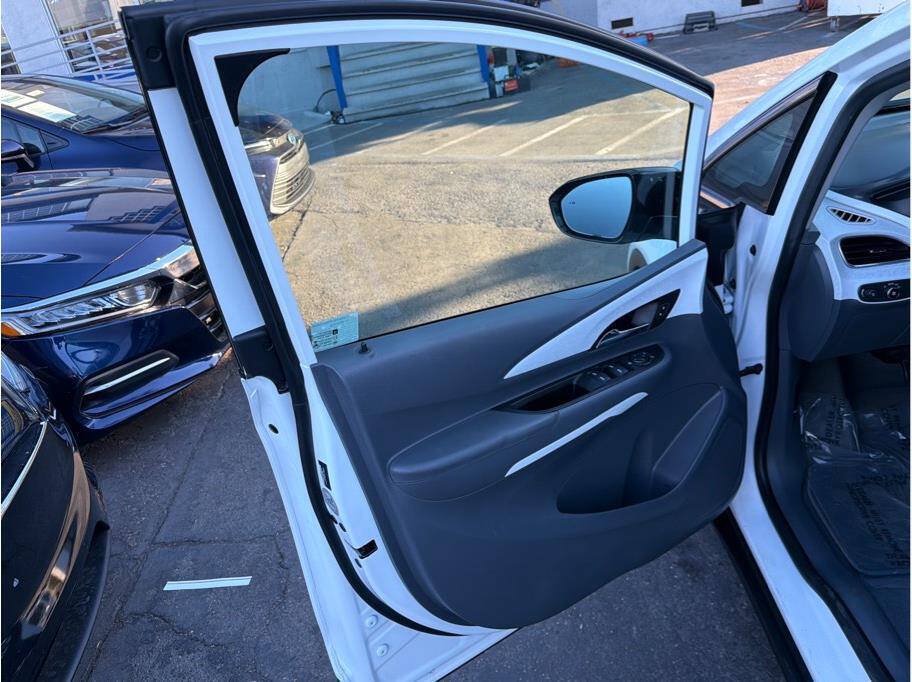 Used 2018 Chevrolet Bolt LT FWD image 14