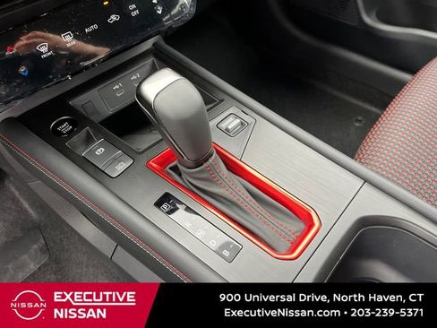 Used 2025 Nissan Kicks SR w/ Illumination Package image 18