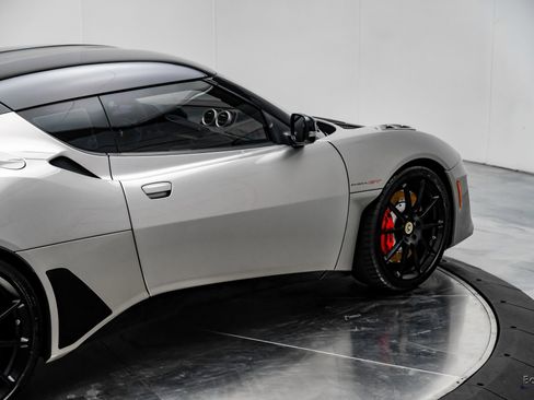 Used 2021 Lotus Evora image 14