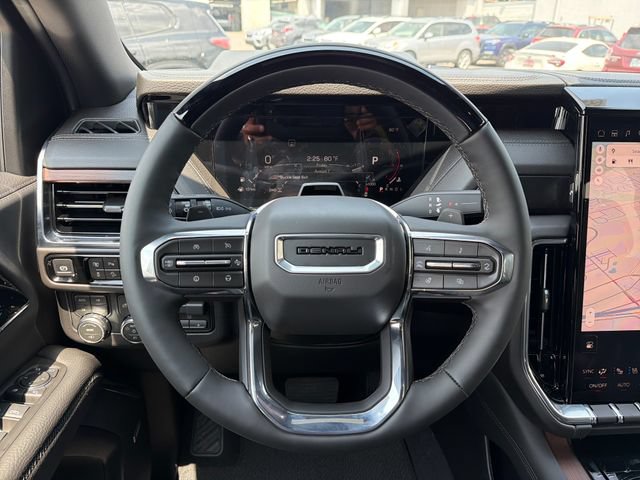 New 2026 GMC Yukon Denali w/ Denali Reserve Package AWD/4WD image 10
