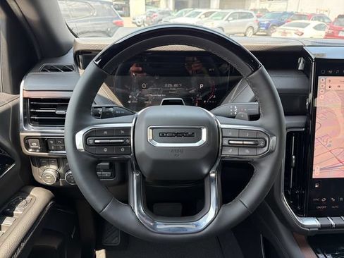 New 2026 GMC Yukon Denali w/ Denali Reserve Package AWD/4WD image 10