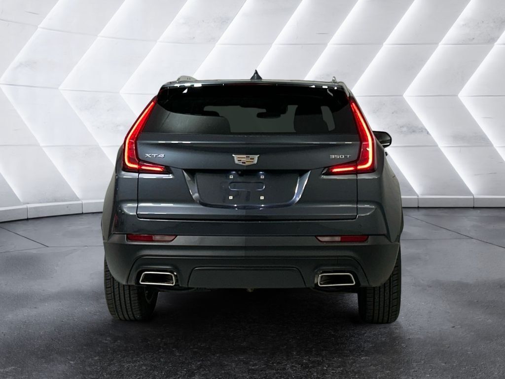 Used 2021 Cadillac XT4 Luxury w/ Cold Weather Package FWD image 5