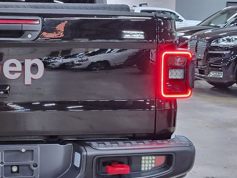 Used 2020 Jeep Gladiator Rubicon image 23