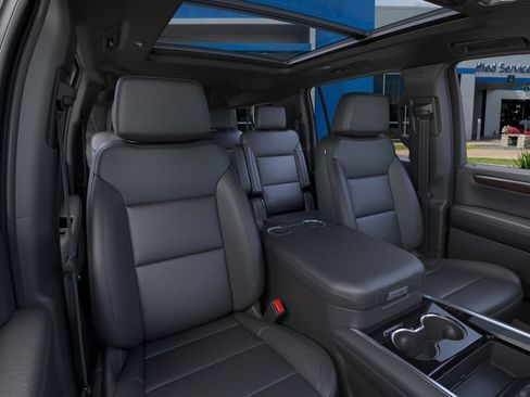 New 2026 Chevrolet Suburban Z71 w/ Comfort Package AWD/4WD image 16