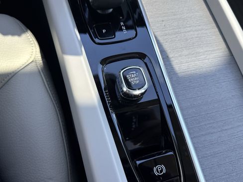 Used 2023 Volvo S60 B5 Plus w/ Climate Package image 17