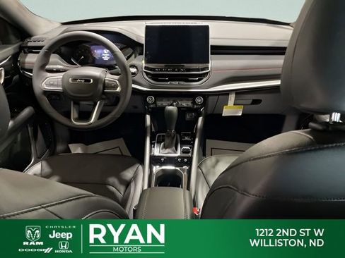 Used 2026 Jeep Compass Trailhawk AWD/4WD image 2