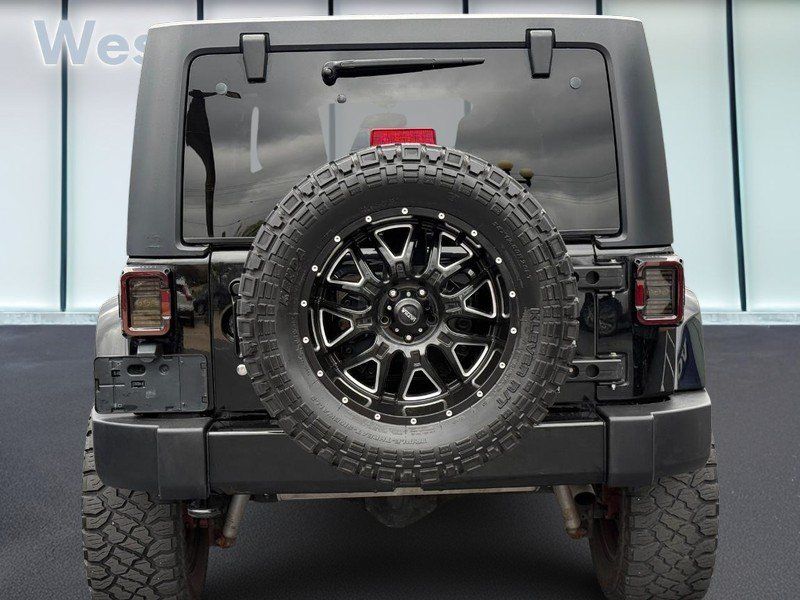 Used 2016 Jeep Wrangler Unlimited Sahara w/ Dual Top Group AWD/4WD image 6