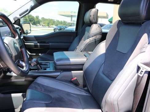 Used 2025 Ford F150 Raptor AWD/4WD image 30