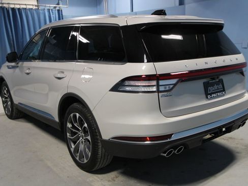 Used 2025 Lincoln Aviator AWD image 32