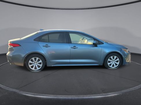 Used 2022 Toyota Corolla LE FWD image 9