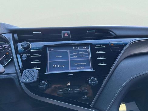 Used 2020 Toyota Camry SE FWD image 23