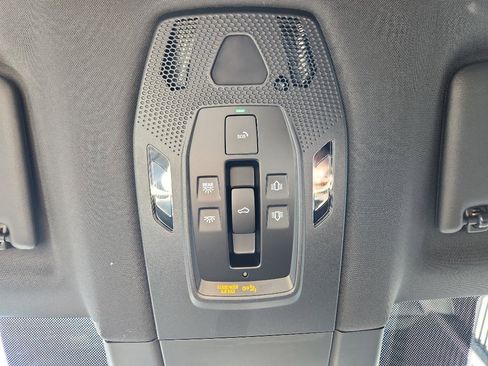 New 2026 Porsche Macan 4S Electric image 40