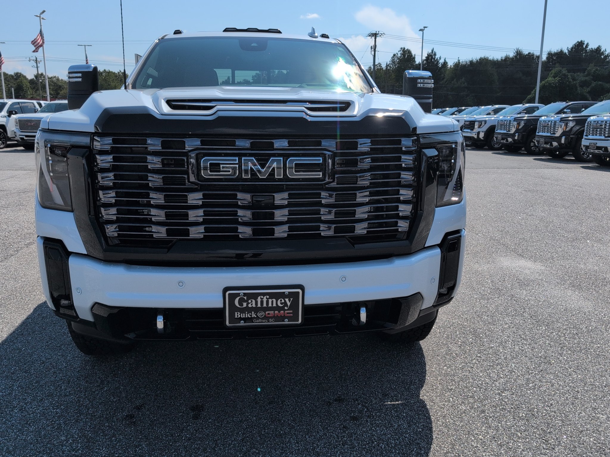 New 2026 GMC Sierra 3500 Denali Ultimate w/ LPO, Black Badging Package AWD/4WD image 10
