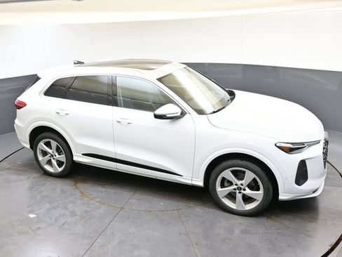Used 2025 Audi Q5 Premium Plus w/ Premium Plus AWD/4WD image 50
