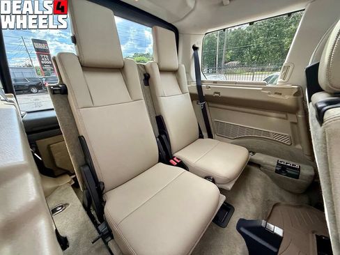 Used 2015 Land Rover LR4 HSE AWD/4WD image 36