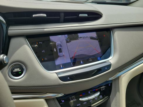 Used 2022 Cadillac XT5 Premium Luxury w/ Technology Package AWD/4WD image 15