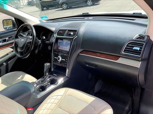 Used 2017 Ford Explorer Platinum AWD/4WD image 14