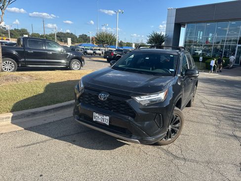 Used 2024 Toyota RAV4 SE AWD/4WD image 4