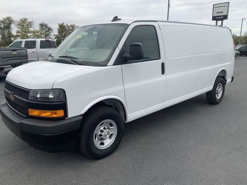 New 2025 Chevrolet Express 3500 Extended w/ Driver Convenience Package image 5